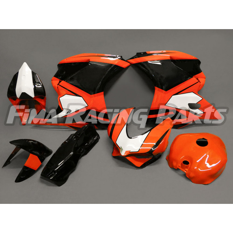 Design 012 bestellbar unter Rennverkleidung